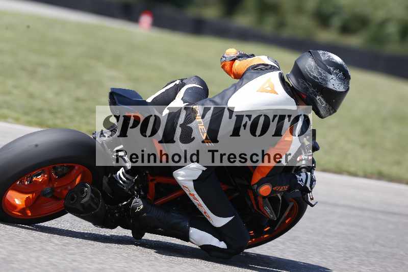 /44 09.08.2025 Plüss Moto Sport ADR/Freies Fahren/backside